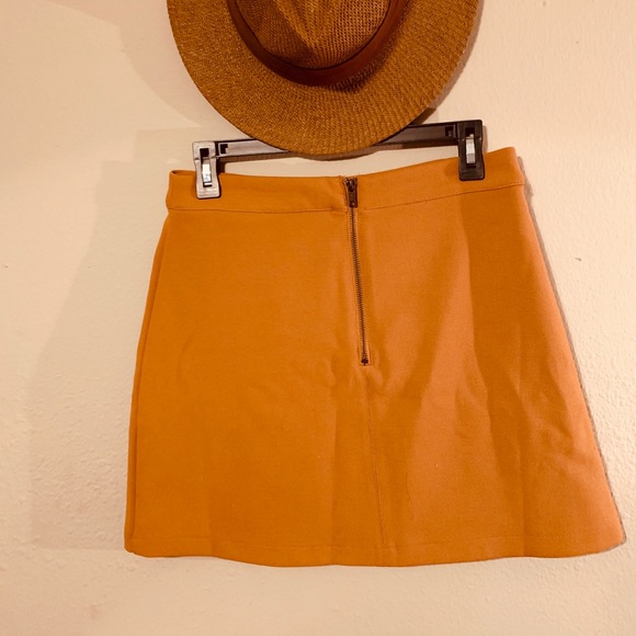 H&M HighWaisted Mustard Skirt (Size 8) - Picture 2 of 3